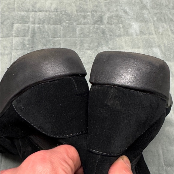 Clark Cloudsteppers, Black Booties, No Heel, Suede, Comfortable, Size 8.5 - Picture 7 of 9